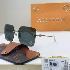 Picture of Louis Vuitton Sunglasses _SKUfw76300626fw